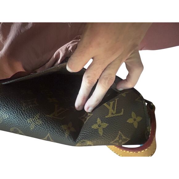 Louis Vuitton St Cloud GM Vintage Crossbody Bag comes with COA and Dust Bag - Picture 2 of 16